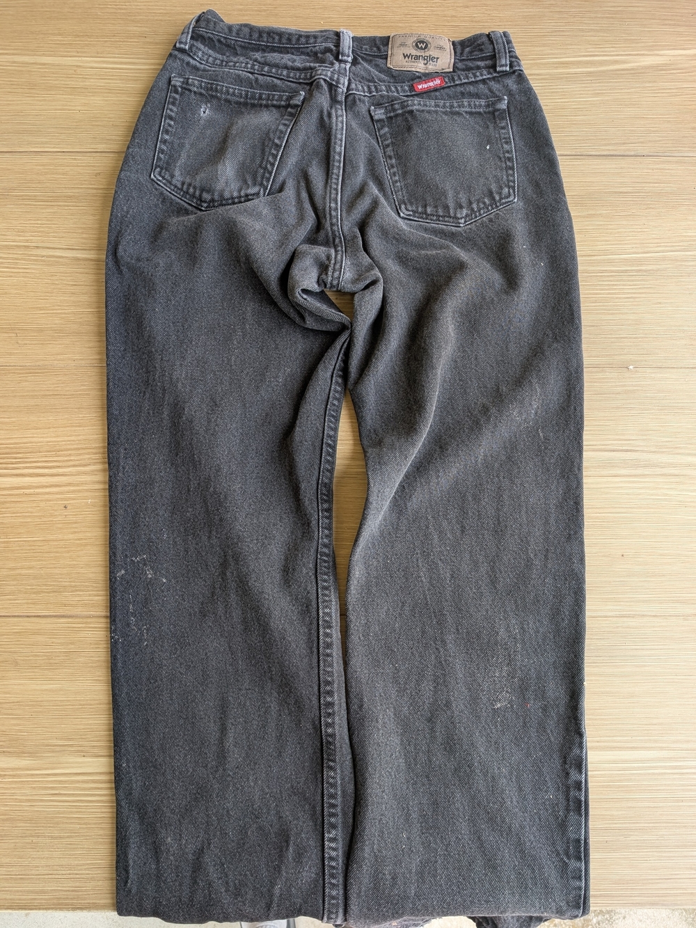Wrangler Men’s Relaxed Straight Jeans — Black
